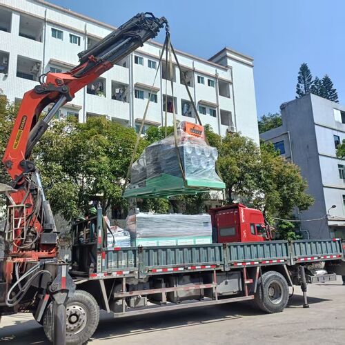 Blog perusahaan terbaru tentang Custom 7-Roll Packaging Belt Produksi Line.